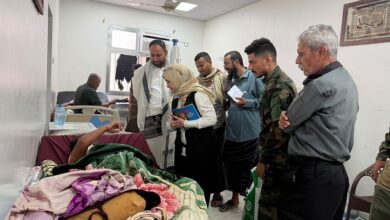وزيرة الشؤون القانونية تتفقد الجرحى في مستشفيات عدن وتشيد بدورهم البطولي