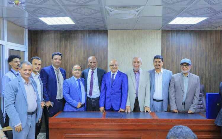 وكيل الطيران المدني يكرم ثلاثة من قيادات الهيئة السابقين وفاءً لعطاءاتهم المتميزة
