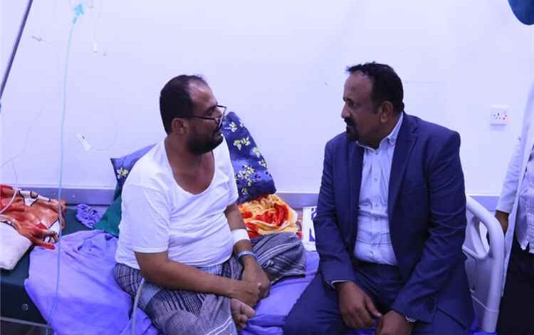 وكيل عدن لشؤون الشهداء والجرحى النوبة يتفقد أوضاع الجرحى في مستشفيي عبود والمنصورة