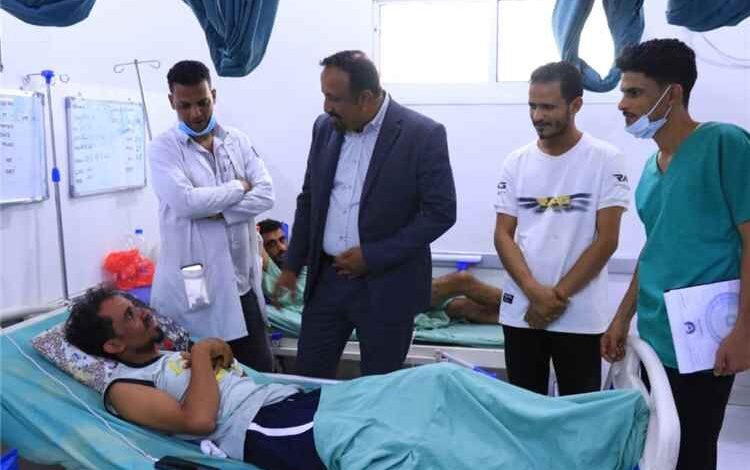 وكيل عدن لشؤون الشهداء والجرحى علوي النوبة يتفقد جرحى الجبهات في مستشفيات عدن ويؤكد: رعايتهم واجب وتقدير لتضحياتهم