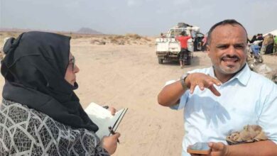 وكيلة وزارة الصحة تتفقد مخيم الفردوس وتناقش ترتيبات افتتاح عيادة صحية للنازحين بعدن